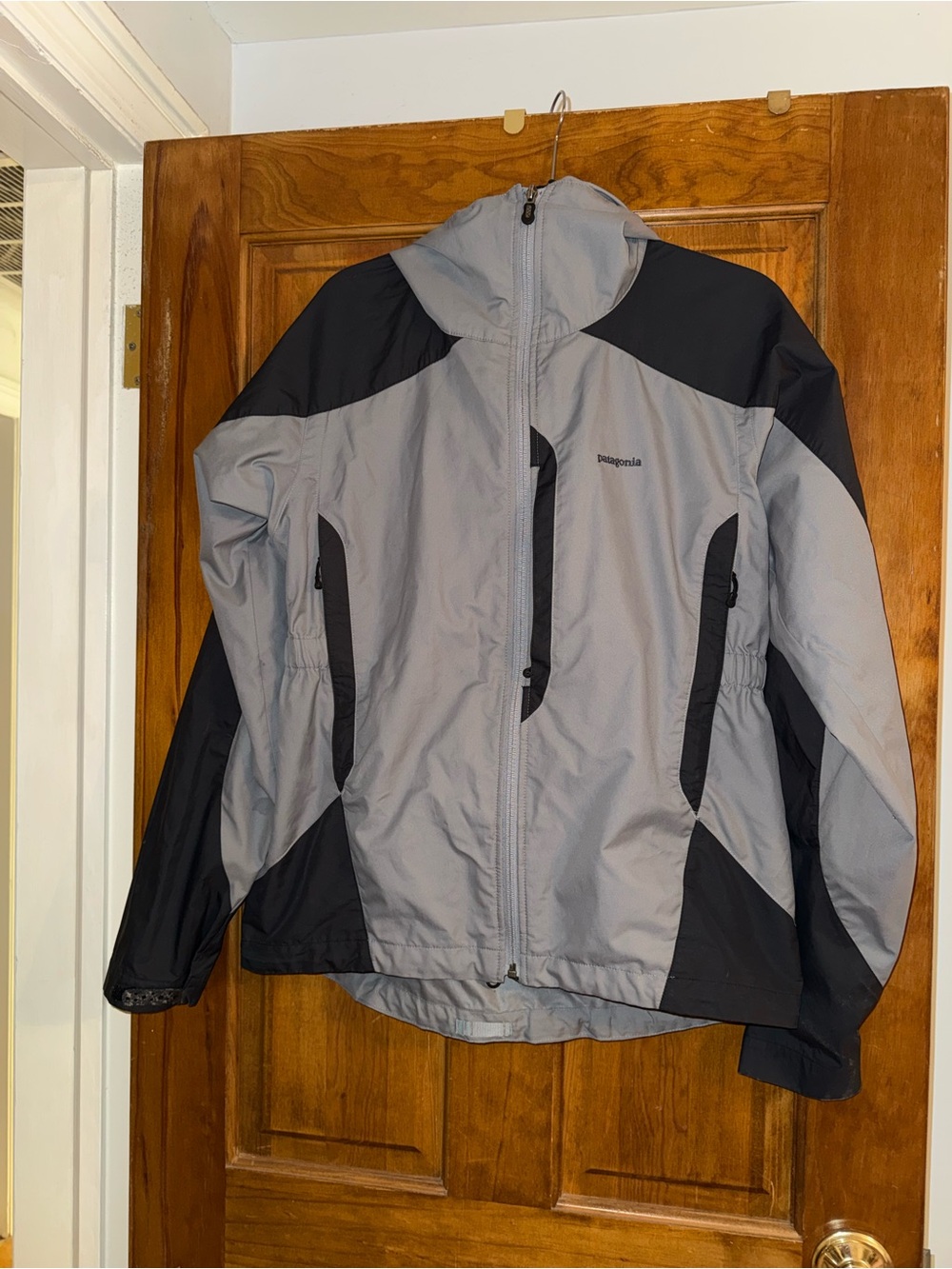 EUC Patagonia Men’s Vintage KruShell Hooded Stretch Jacket Gray & Black Sz Small